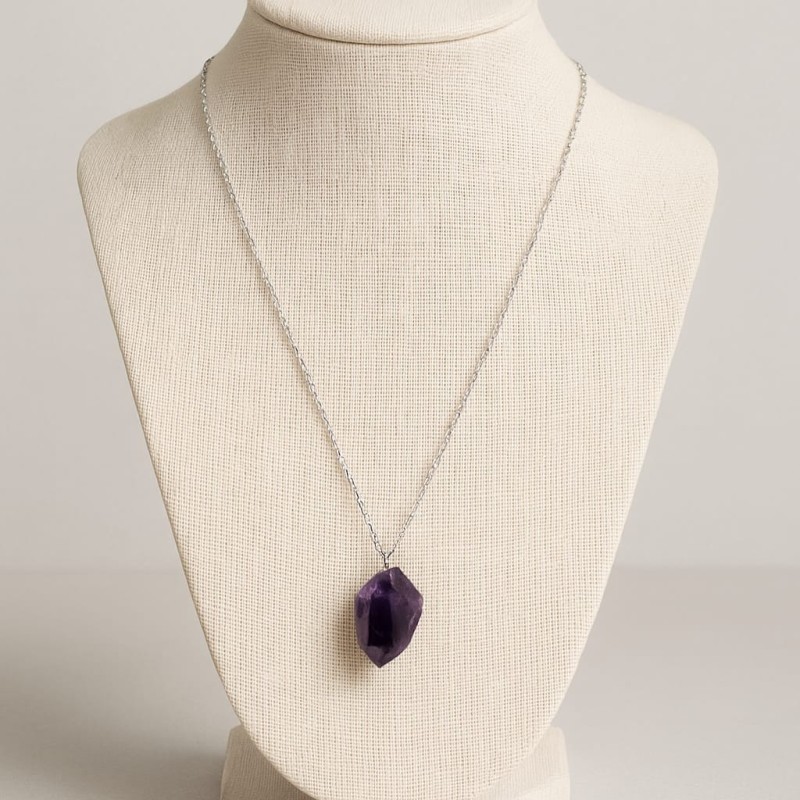 collana con pietra di ametista